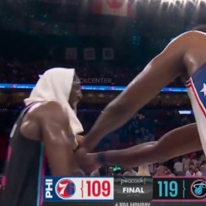 开云体育官网-好兄弟打你怎么了？恩比德&amp;热巴赛后热聊掐喉 前者：我根本没犯规