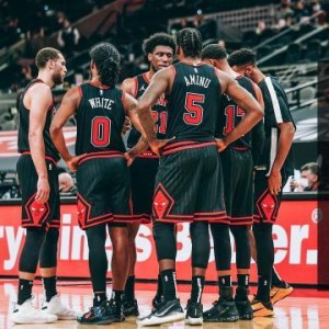 开云APP-30岁防守悍将加盟公牛 阿米奴将扮演年轻人导师